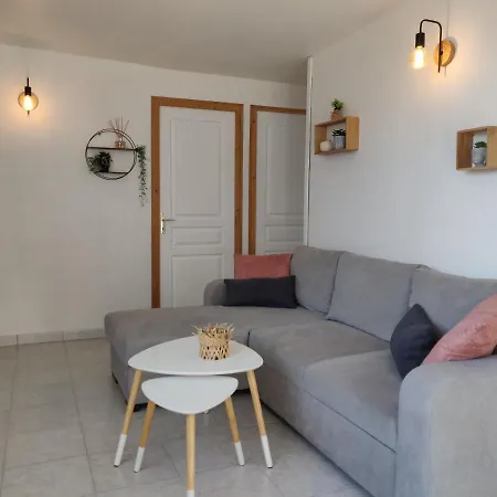 De La Vallee Holiday home Genneville